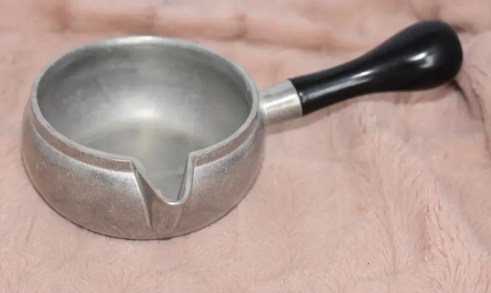 WILTON ARMETALE RWP, Pewter Gravy Butter Sauce Pan W/ Spout Black Handle